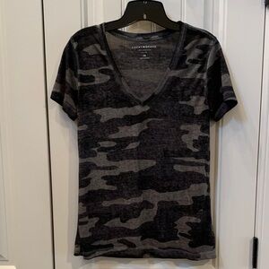 Lucky Brand Black and Gray Camo V-Neck Tee